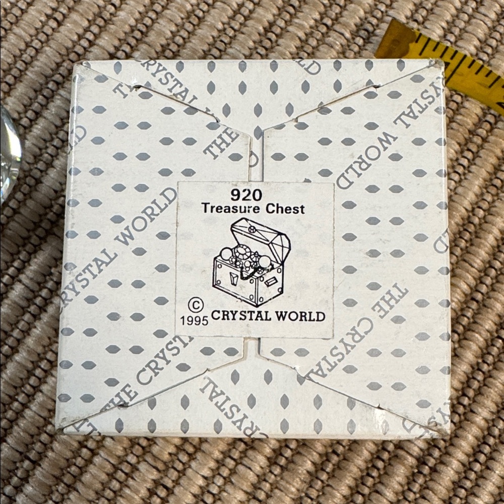 Vintage Rare Crystal World Treasure Chest 1995 - Picture 12 of 15